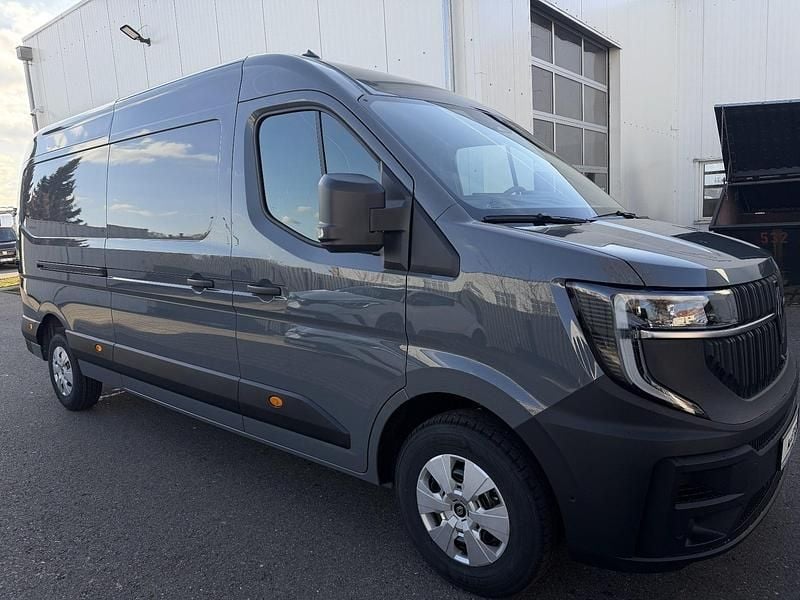 Nouă Renault Master 2026 Monovolum