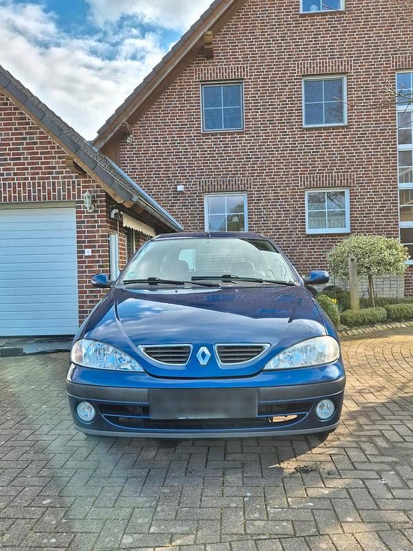 Gebraucht Renault Mégane 110 PS (80 kW) 1999 Blau Kombi