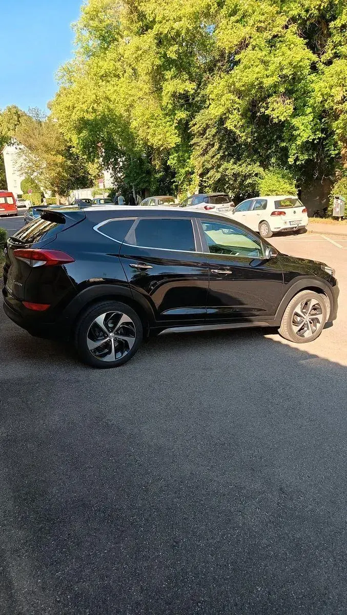 Gebraucht Hyundai Tucson Premium 141 PS (103 kW) 2017 Schwarz SUV