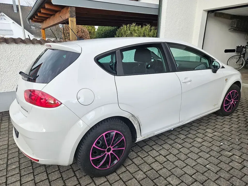 Usata Seat Leon Ecomotive 105 CV (77 kW) 2012 Bianco Berlina