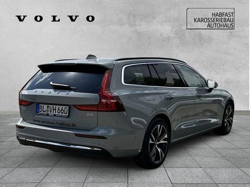 Gebraucht Volvo V60 Core 197 PS (144 kW) 2024 Grau Kombi