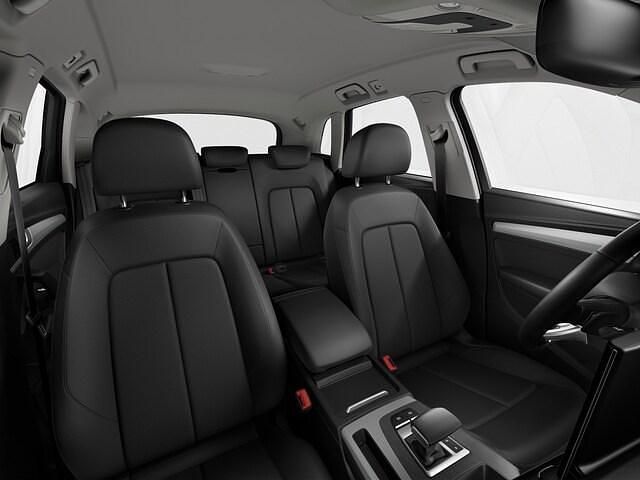 Używany Audi Q5 Basis 204 KM (150 kW) 2024 Niebieski SUV