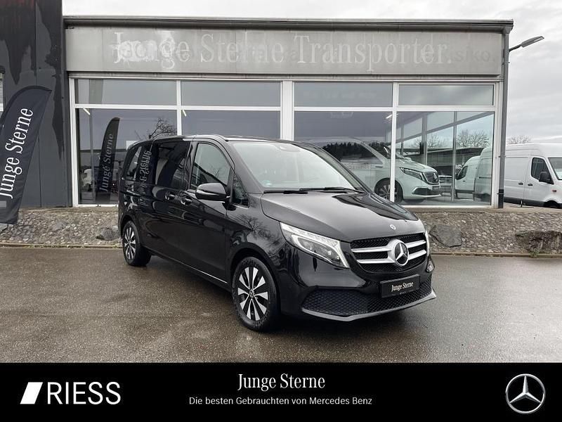 Obsidianschwarz metallic Gebraucht 2020 Mercedes V250 Edition Van / Kleinbus | 41.970 € (Guter Preis) - Bild 1/4