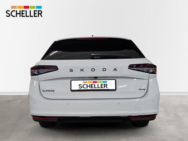Neu Skoda Superb SportLine 193 PS (141 kW) 2026 Weiß Kombi