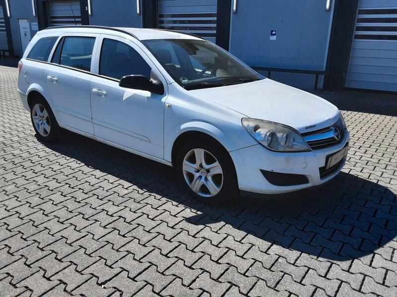 Weiß Gebraucht 2008 Opel Astra Edition Kombi | 1.299 € (Fairer Preis) - Bild 1/4