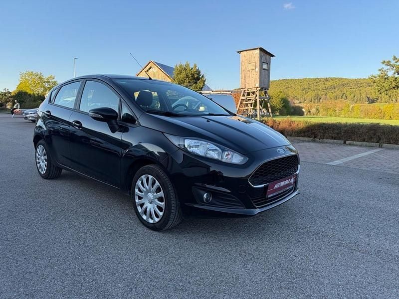 Gebraucht Ford Fiesta Celebration 101 PS (74 kW) 2017 Schwarz Kleinwagen