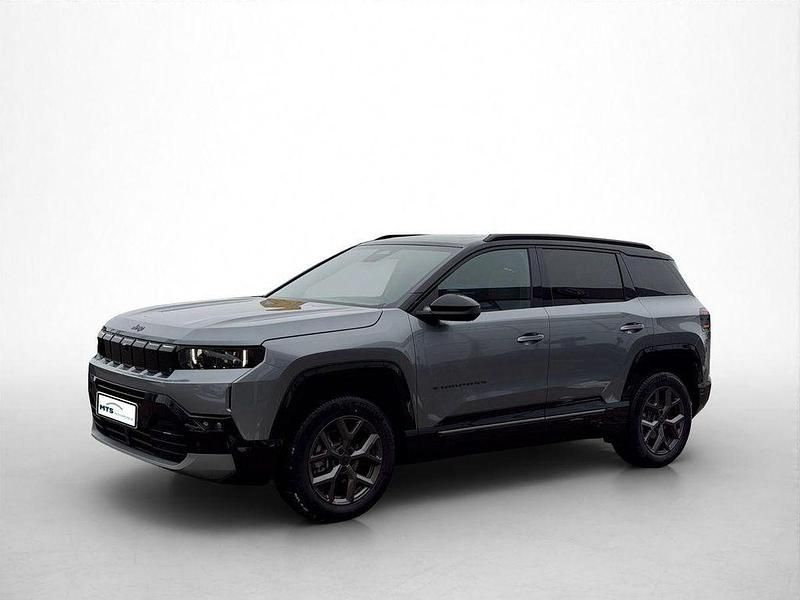 Neu Jeep Compass 145 PS (106 kW) 2026 Grau SUV