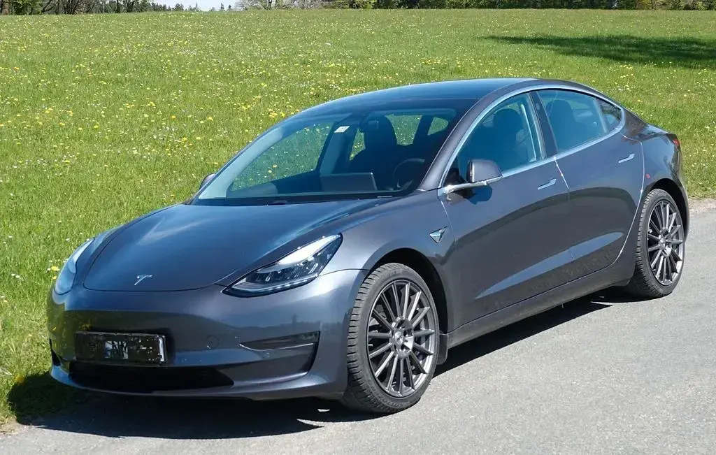 Usado Tesla Model 3 Long Range AWD 239 kW (325 CV) 2020 Gris Berlina