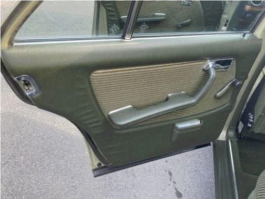 Gebraucht Mercedes E230 136 PS (100 kW) 1982 Grün Limousine