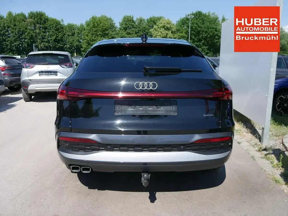 Gebraucht Audi Q5 Sportback 204 PS (150 kW) 2025 Mythosschwarz metallic SUV