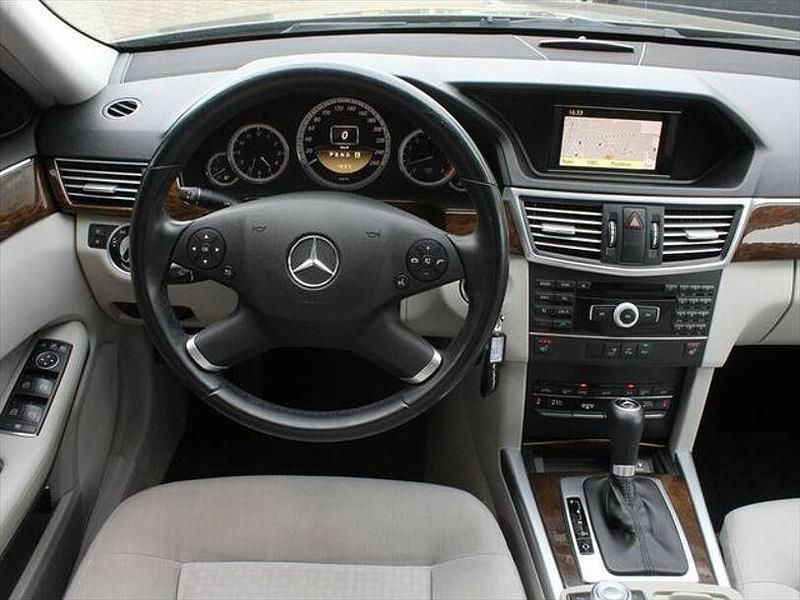 Gebraucht Mercedes E200 184 PS (135 kW) 2011 Grau Limousine