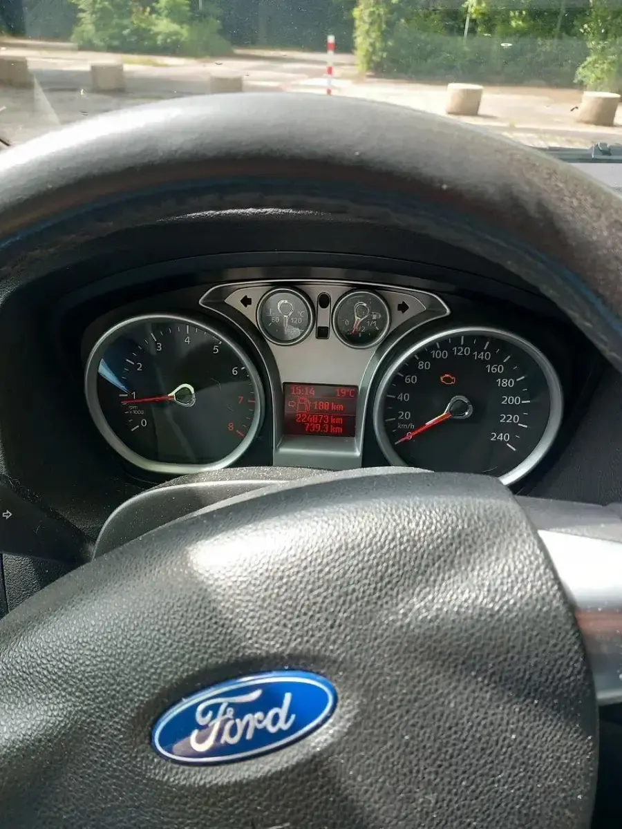 Gebraucht Ford Focus 101 PS (74 kW) 2008 Schwarz Limousine