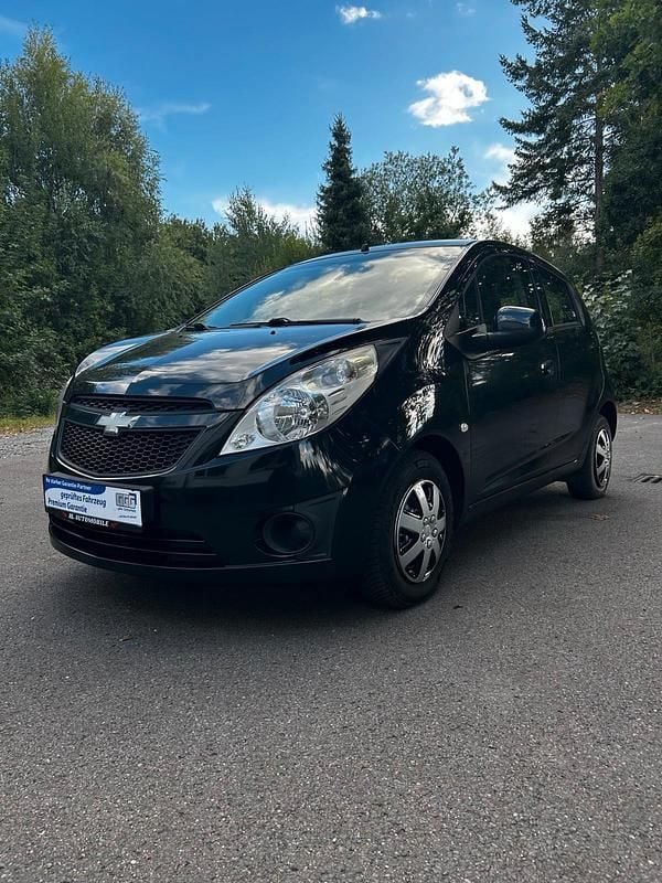 Schwarz Gebraucht 2010 Chevrolet Spark Kleinwagen | 2.799 € (Fairer Preis) - Bild 1/4