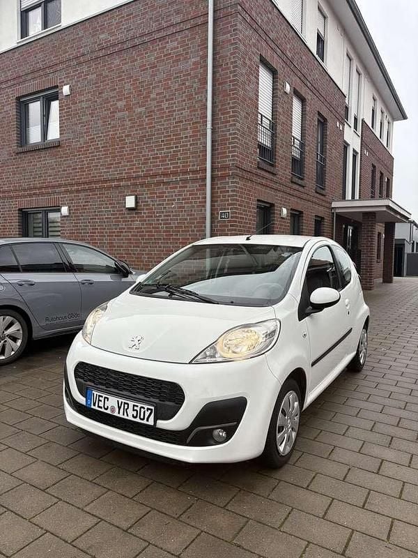 Gebraucht Peugeot 107 Active 68 PS (50 kW) 2013 Kleinwagen