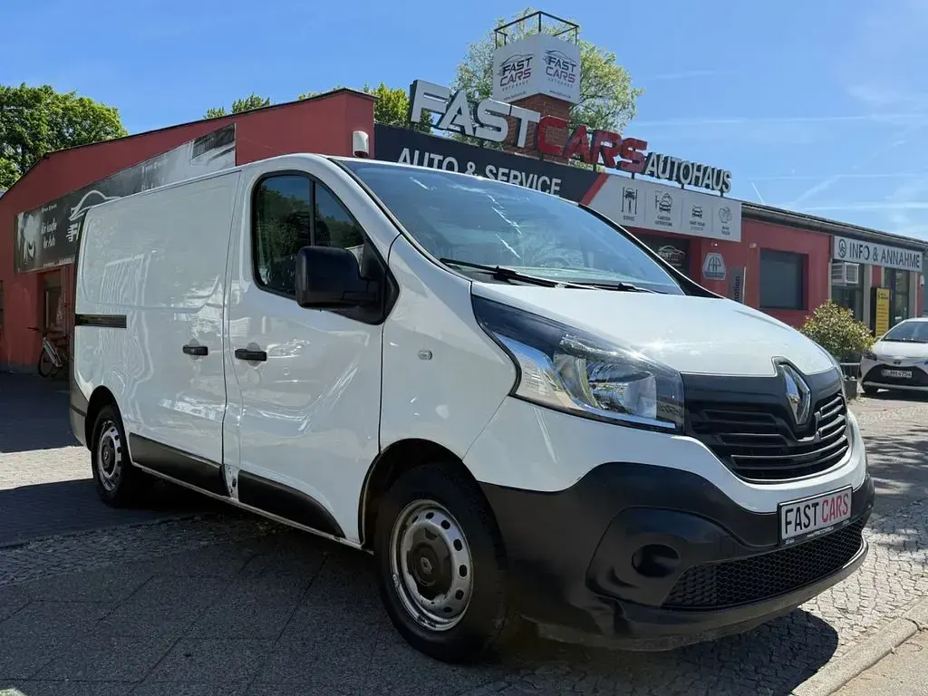 Gebraucht Renault Trafic Komfort 125 PS (91 kW) 2016 Weiß Van / Kleinbus