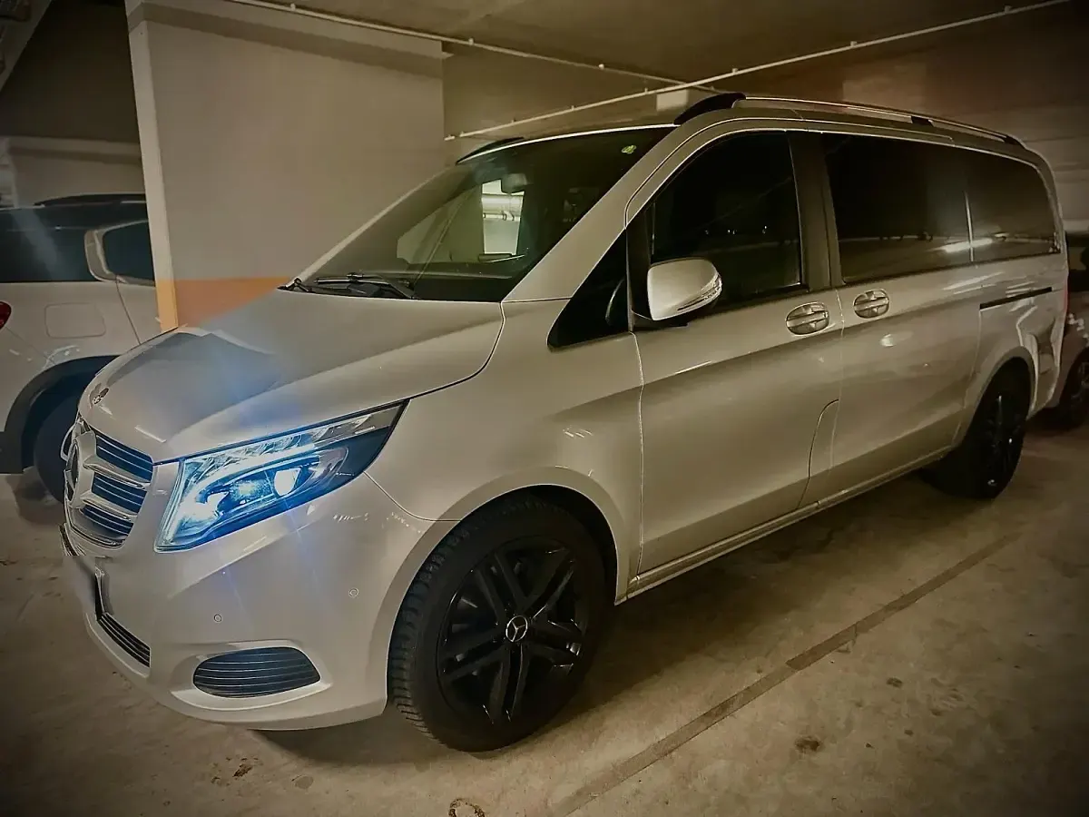 Gebraucht Mercedes V220 163 PS (119 kW) 2016 Silber Van / Kleinbus