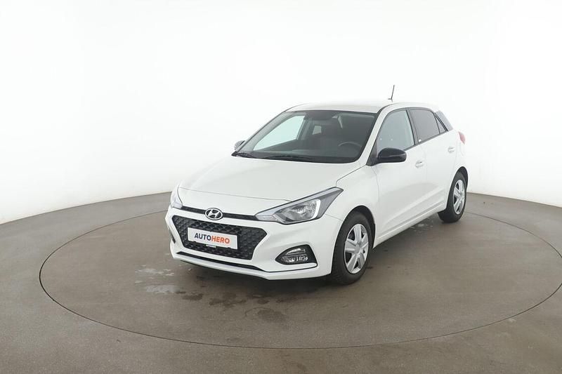 Weiß Gebraucht 2020 Hyundai i20 YES! Limousine | 11.440 € (Fairer Preis) - Bild 1/3