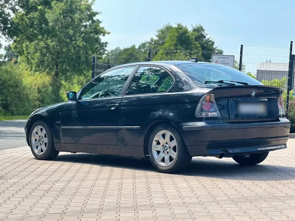 Gebraucht BMW 316 116 PS (85 kW) 2001 Schwarz Limousine