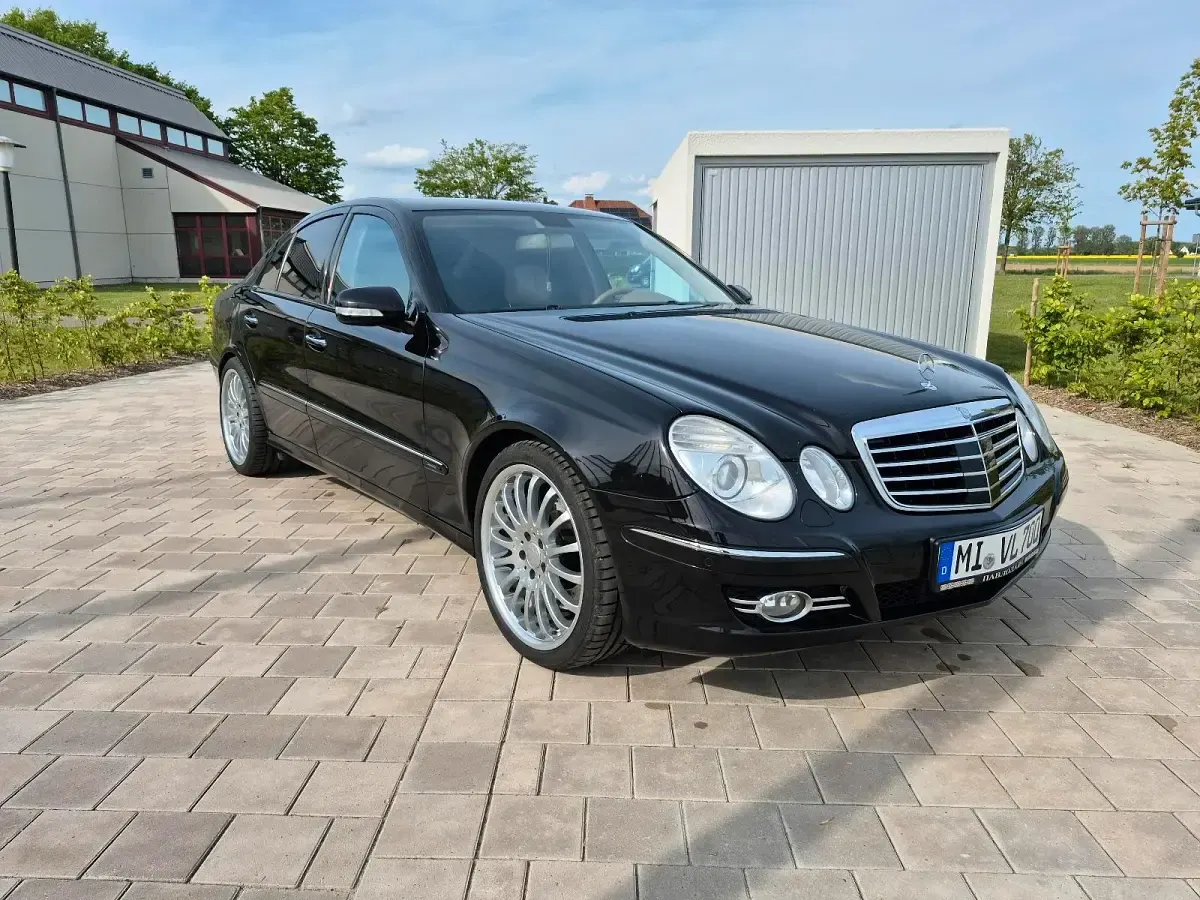 Gebraucht Mercedes E420 Avantgarde 314 PS (230 kW) 2008 Schwarz Limousine