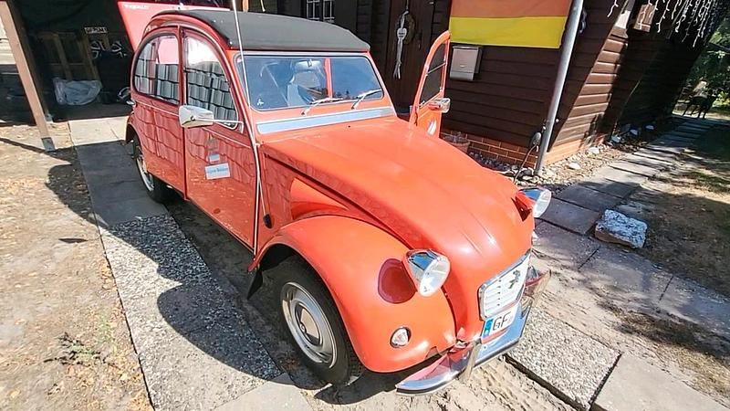 Rot Gebraucht 2022 Citroën 2CV Kleinwagen | 12.500 € - Bild 1/4