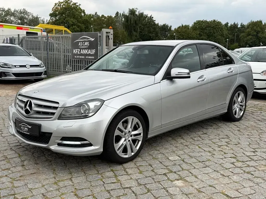 Gebraucht Mercedes C200 136 PS (100 kW) 2013 Silber Limousine