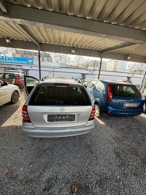 Gebraucht Mercedes C230 204 PS (150 kW) 2006 Silber Kombi