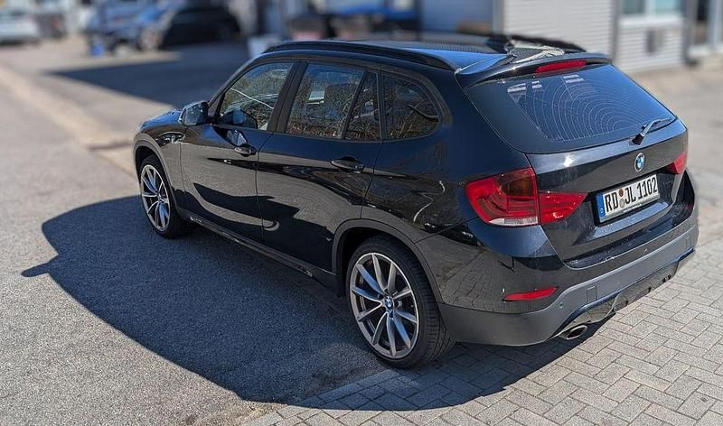 Gebraucht BMW X1 Advantage 184 PS (135 kW) 2015 Schwarz SUV