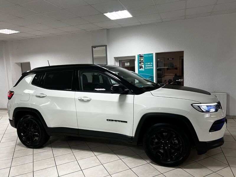 Weiß Gebraucht 2022 Jeep Compass Limited SUV | 26.900 € (Guter Preis) - Bild 1/4