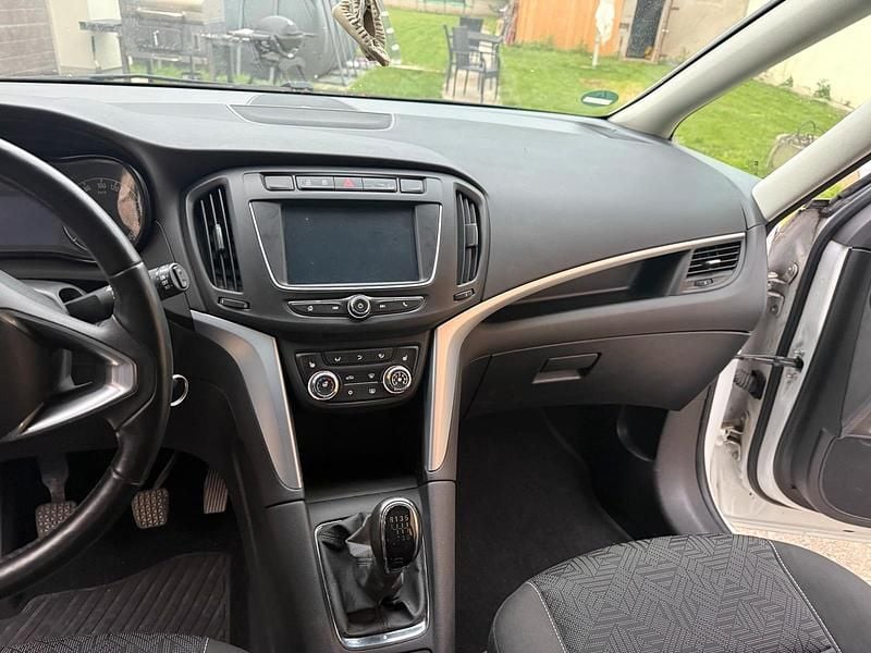 Gebraucht Opel Zafira 170 PS (125 kW) 2018 Weiß Van / Kleinbus