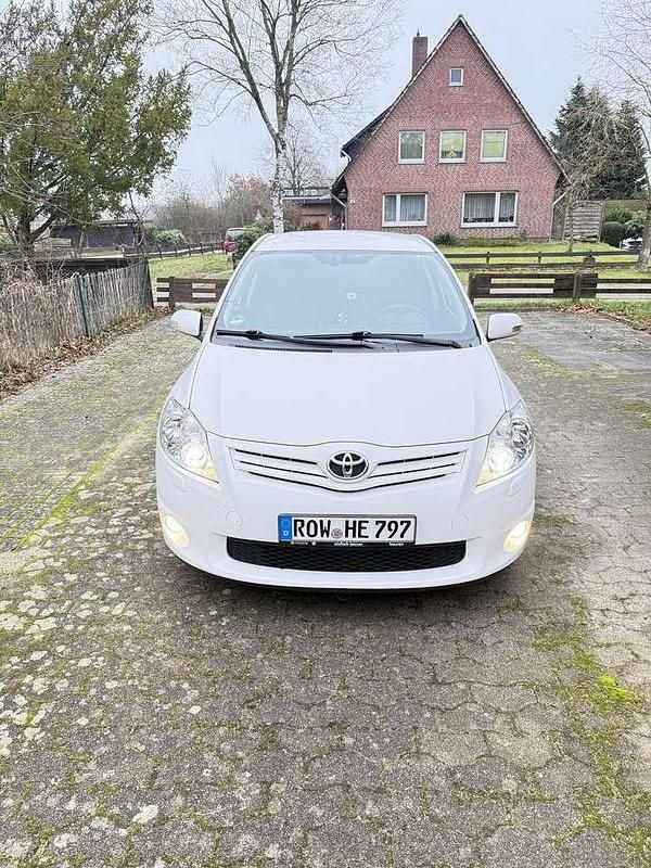 Gebraucht Toyota Auris Advance 126 PS (92 kW) 2011 Kleinwagen