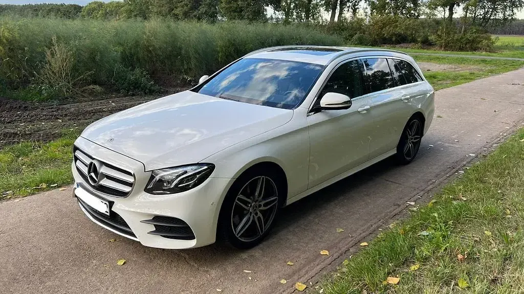 Gebraucht Mercedes E250 211 PS (155 kW) 2017 Weiß Limousine