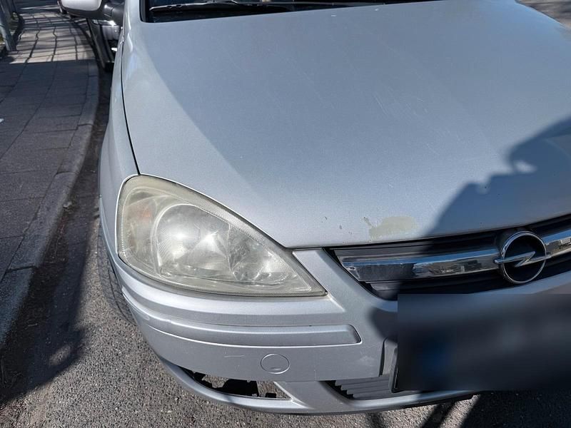 Second-hand Opel Corsa 60 CP (44 kW) 2004 Gri Hatchback