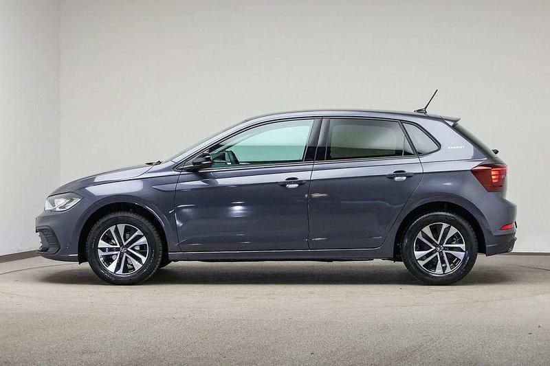 Neu VW Polo Life 95 PS (69 kW) 2026 Grau Limousine