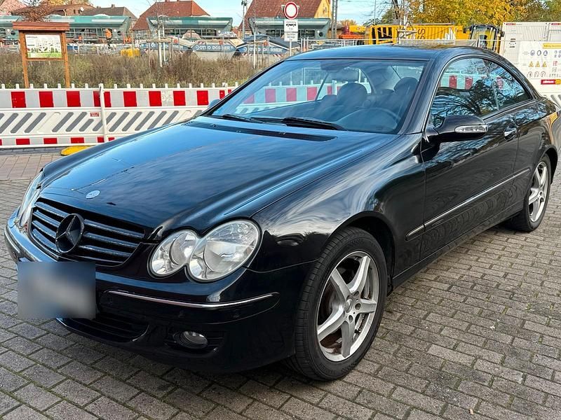 Schwarz Gebraucht 2002 Mercedes CLK240 Avantgarde Coupé | 3.000 € (Fairer Preis) - Bild 1/4