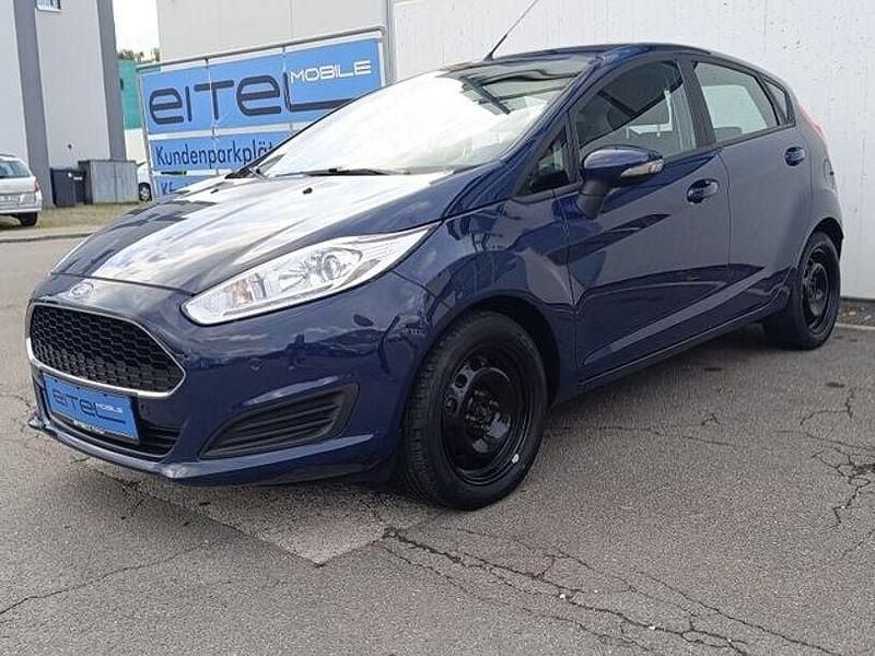 Blau Gebraucht 2017 Ford Fiesta Trend Kleinwagen | 8.750 € (Fairer Preis) - Bild 1/4