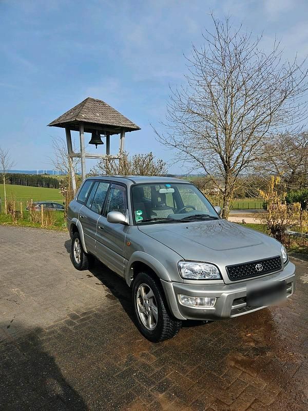Gebraucht Toyota RAV4 140 PS (102 kW) 2000 Grau SUV