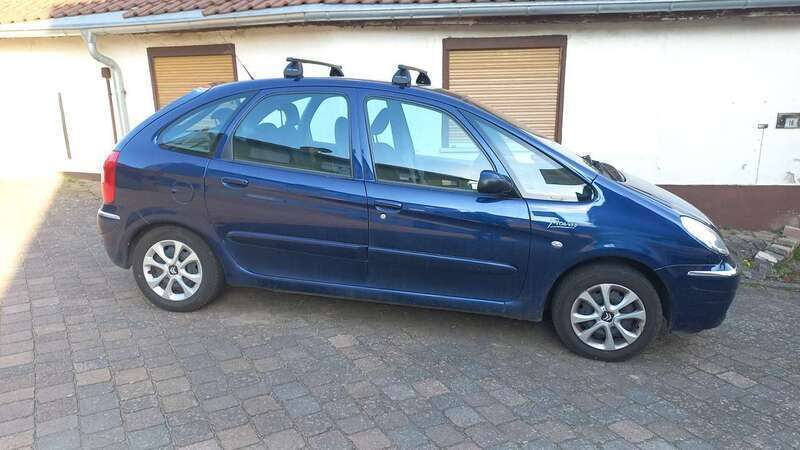 Blau Gebraucht 2005 Citroën Xsara Picasso Exclusive Van / Kleinbus | 1.800 € (Fairer Preis) - Bild 1/4