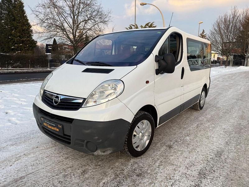 Gebraucht Opel Vivaro 114 PS (83 kW) 2009 Weiß Van / Kleinbus