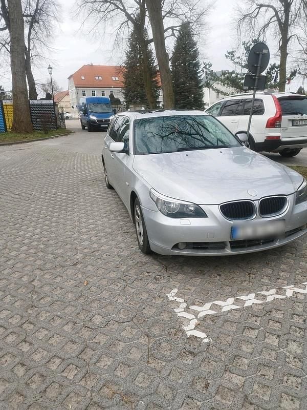 Gebraucht BMW 530 250 PS (183 kW) 2005 Silber Kombi