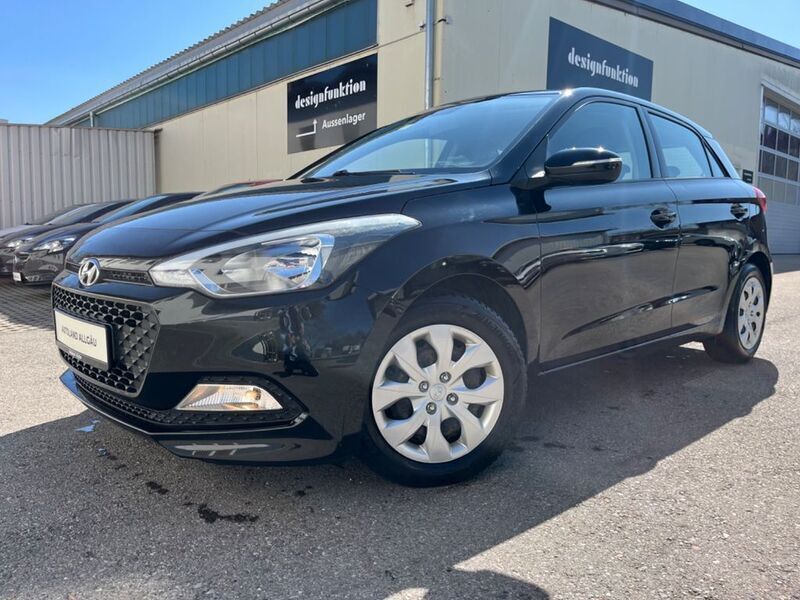 Schwarz Gebraucht 2017 Hyundai i20 Classic Kleinwagen | 7.790 € (Fairer Preis) - Bild 1/4
