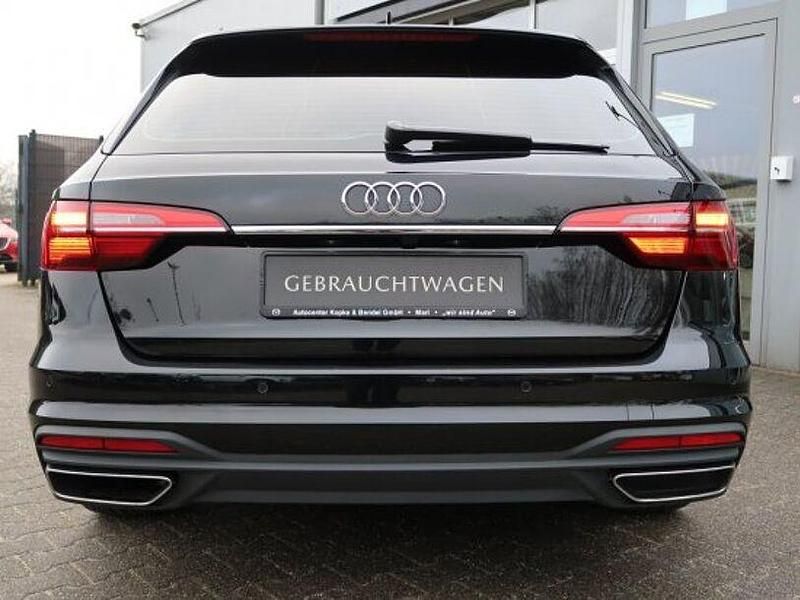 Gebraucht Audi A4 Basis 204 PS (150 kW) 2022 Mythosschwarz metallic (metallic) Kombi
