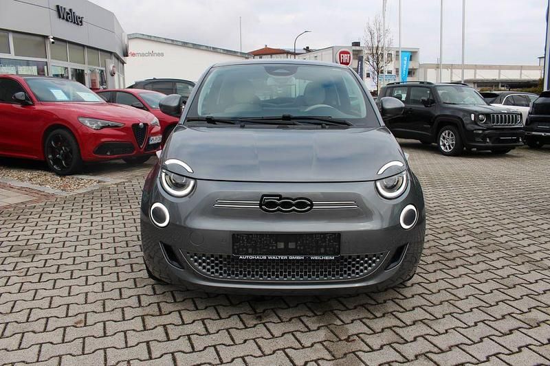 Gebraucht Fiat 500e La Prima 86 kW (118 PS) 2023 Grigio hts Kleinwagen
