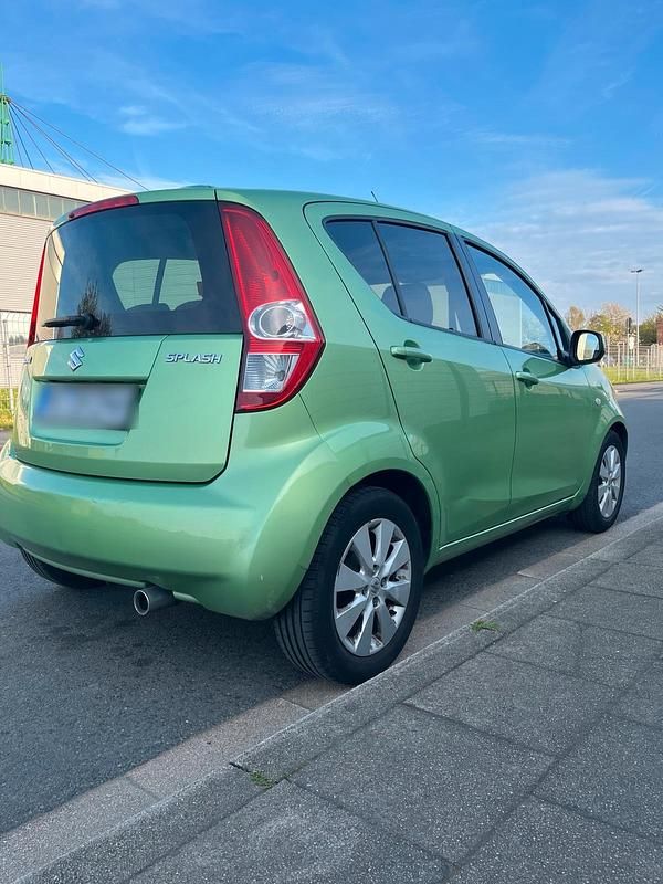 Gebraucht Suzuki Splash 86 PS (63 kW) 2009 Grün Kleinwagen
