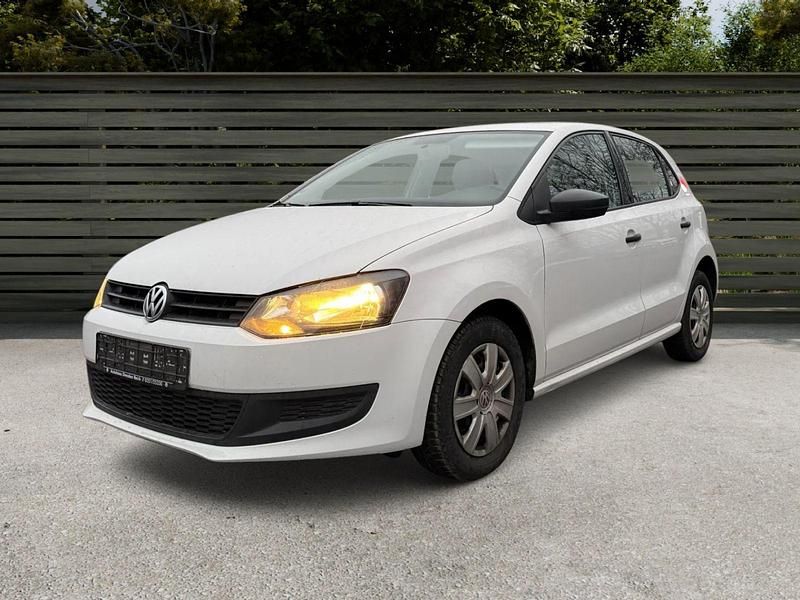 Weiß Gebraucht 2013 VW Polo Trendline Kleinwagen | 4.790 € (Fairer Preis) - Bild 1/4