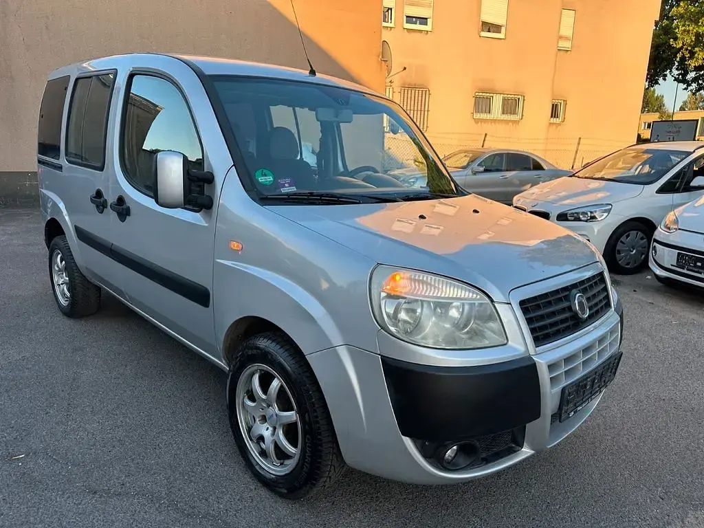 Gebraucht Fiat Doblò 84 PS (61 kW) 2008 Silber Van / Kleinbus