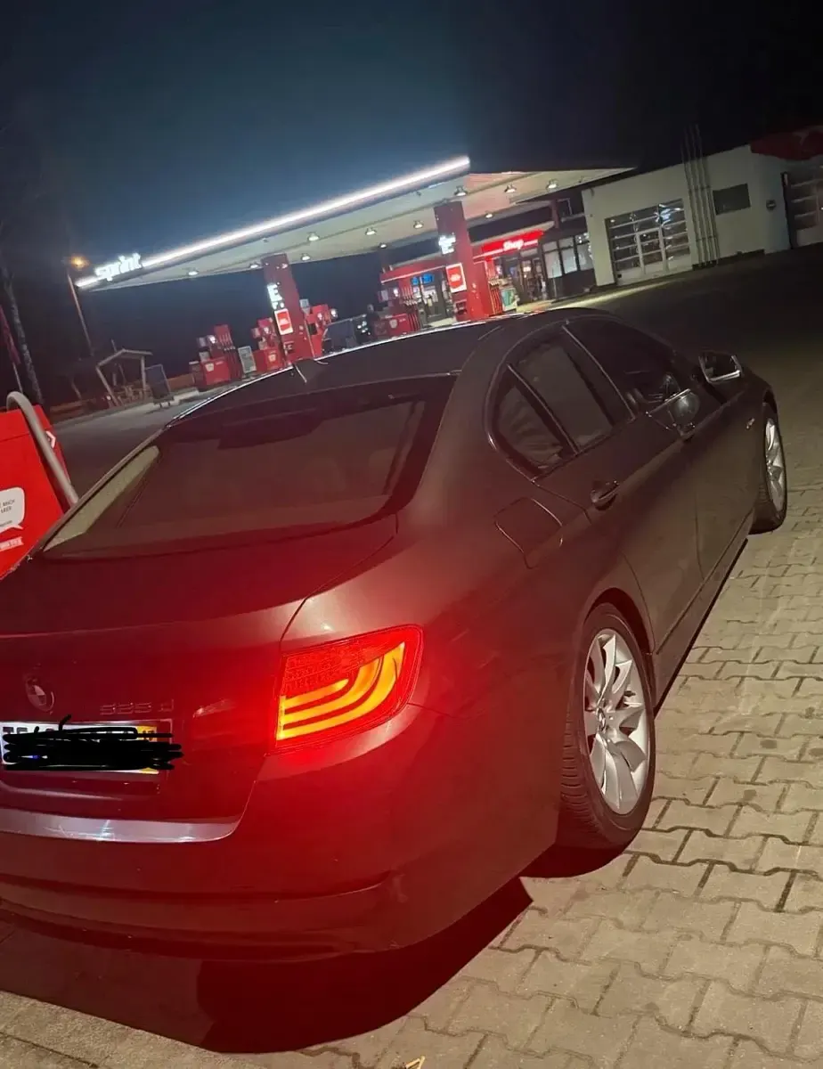 Gebraucht BMW 525 218 PS (160 kW) 2012 Grau Limousine