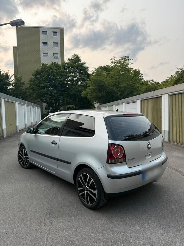 Grau Gebraucht 2005 VW Polo Kleinwagen | 2.699 € (Etwas zu teuer) - Bild 1/4