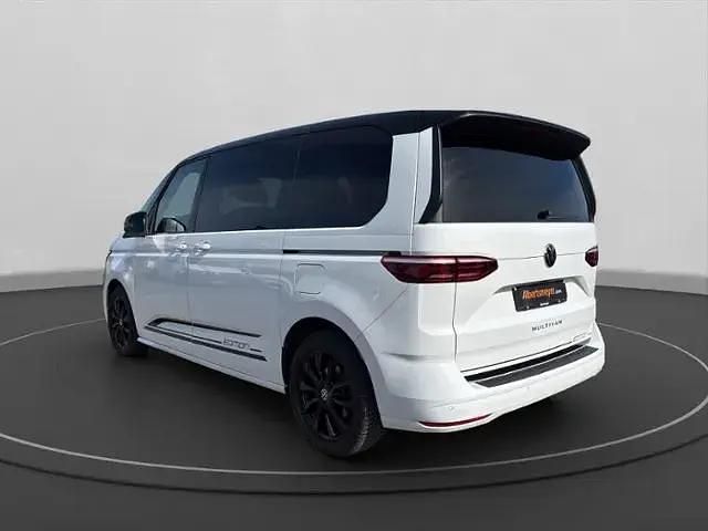 Second-hand VW Multivan Edition 136 CP (100 kW) 2023 Alb Monovolum