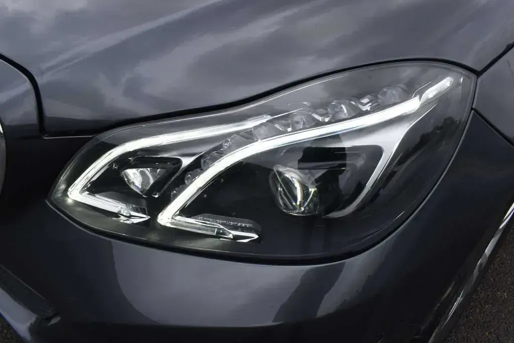 Gebraucht Mercedes E220 Elegance 163 PS (119 kW) 2013 Grau Limousine