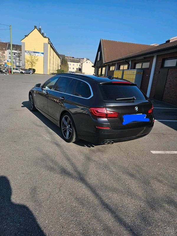 Gebraucht BMW 520 184 PS (135 kW) 2014 Grau Kombi